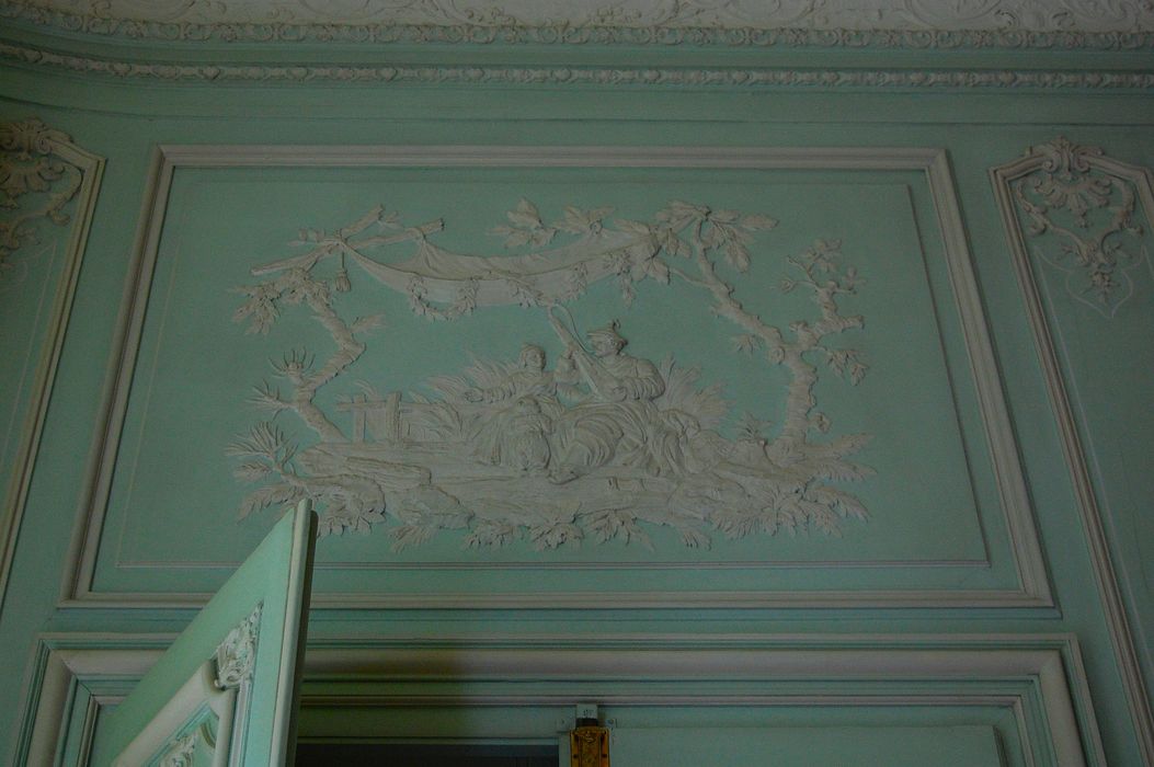 Hôtel de Gournay ou de Mortemart, dit aussi d'Aguesseau, d'Haussonville ou de Turigny : 1er étage, salon non localisé, détail d'un dessus de porte