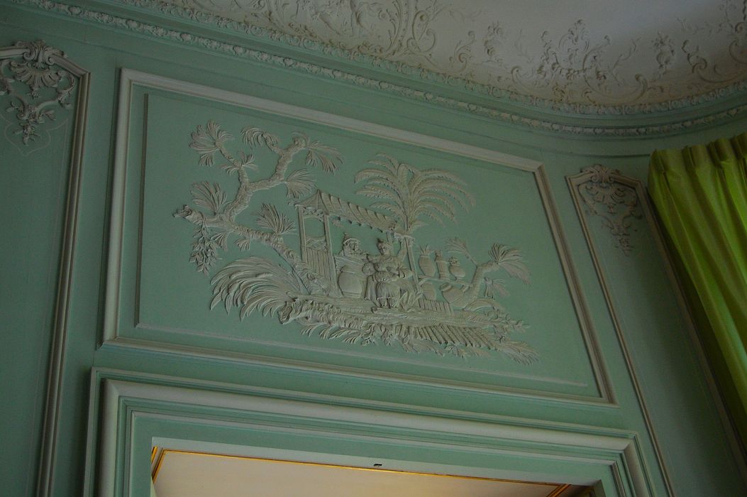 Hôtel de Gournay ou de Mortemart, dit aussi d'Aguesseau, d'Haussonville ou de Turigny : 1er étage, salon non localisé, détail d'un dessus de porte