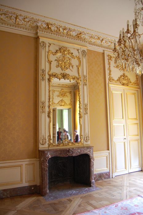 Hôtel de Gournay ou de Mortemart, dit aussi d'Aguesseau, d'Haussonville ou de Turigny : 1er étage, salon non localisé, cheminée, vue générale