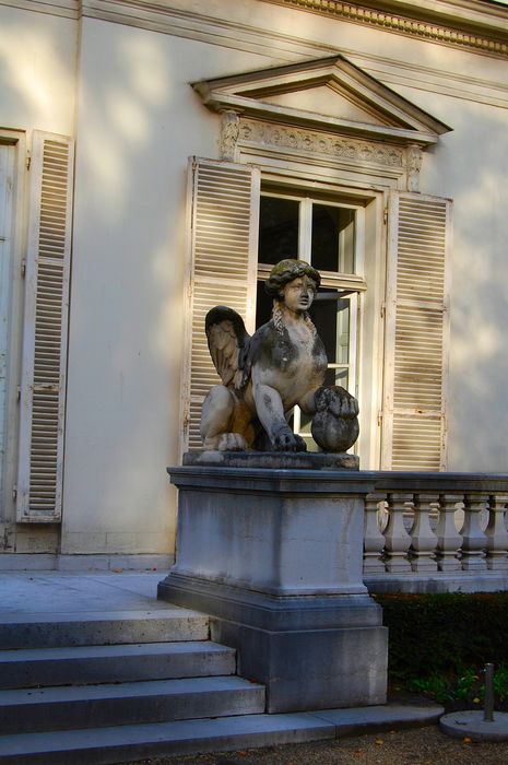 Hôtel Kinski ou Kunsky : Façade sur jardin, détail d'une statue