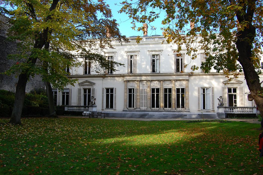 Hôtel Kinski ou Kunsky : Façade sur jardin, vue générale