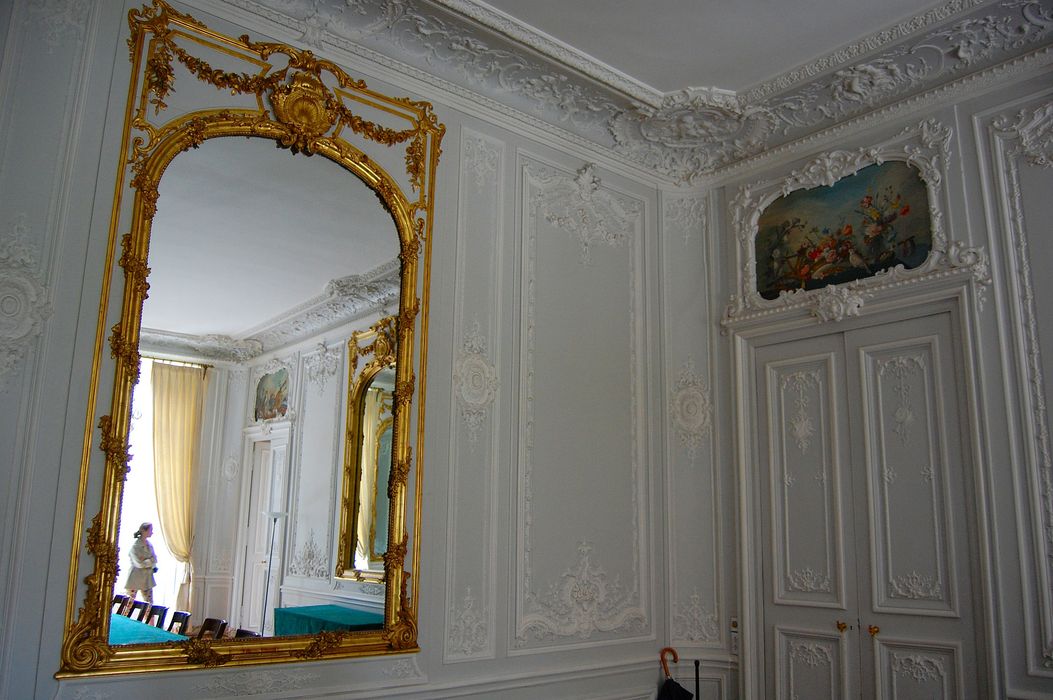 Hôtel de Pomereu : Salon, vue partielle du décor