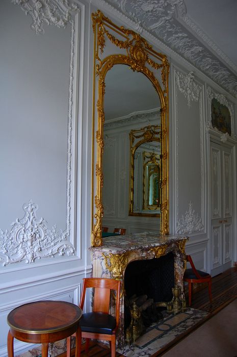 Hôtel de Pomereu : Salon, cheminée, vue générale