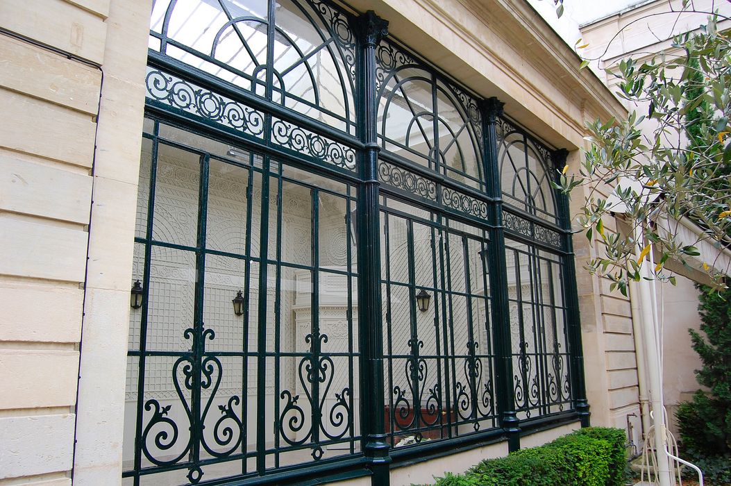 Hôtel de Pomereu : Jardin, orangerie, vue partielle