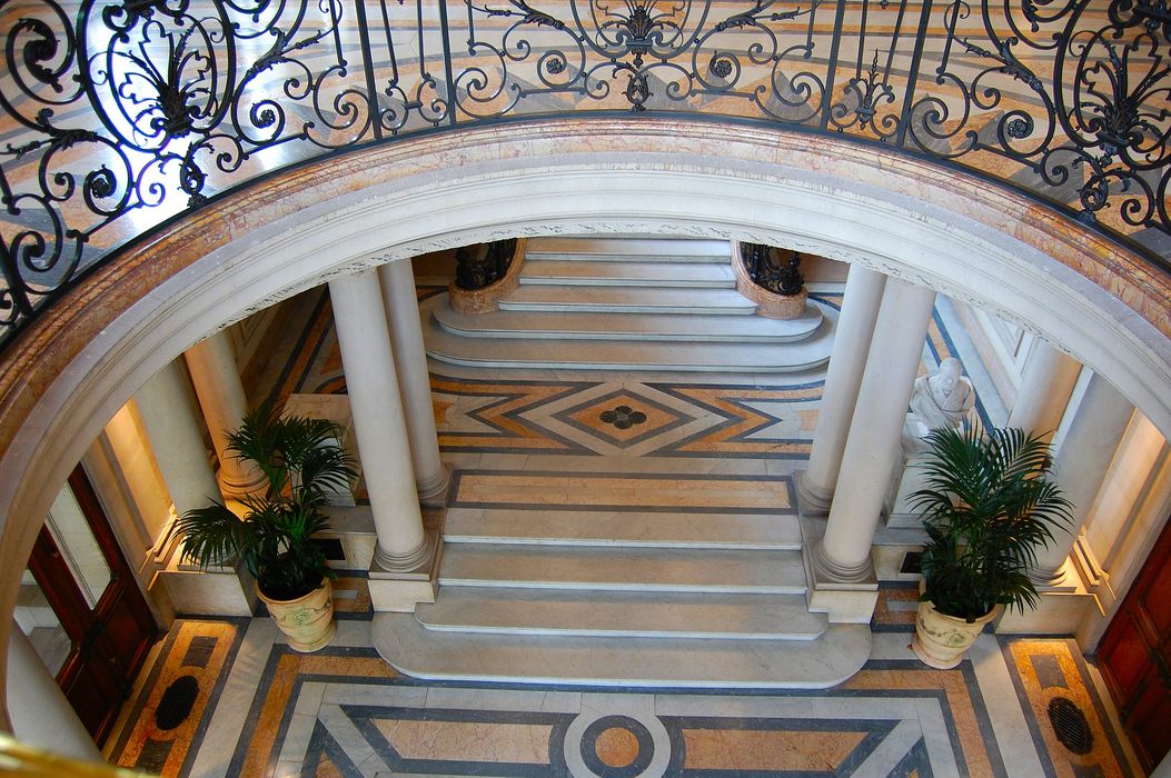 Hôtel de Pomereu : Escalier d'honneur, vue partielle