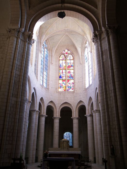 Eglise Saint-Jean de Montierneuf : Choeur, vue générale