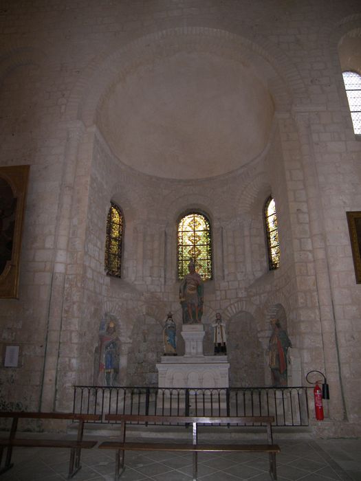 Eglise Saint-Jean de Montierneuf : Chapelle latérale, vue générale