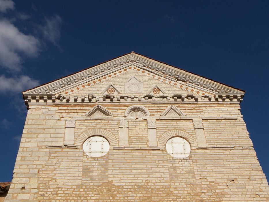 Baptistère Saint-Jean : Façade sud, vue partielle