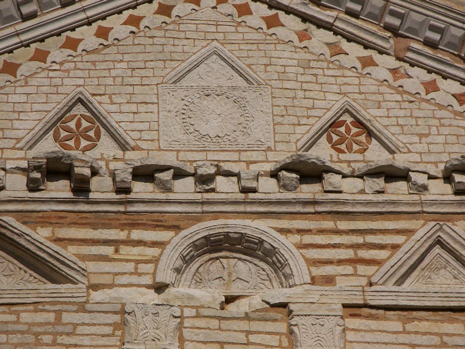 Baptistère Saint-Jean : Façade sud, détail