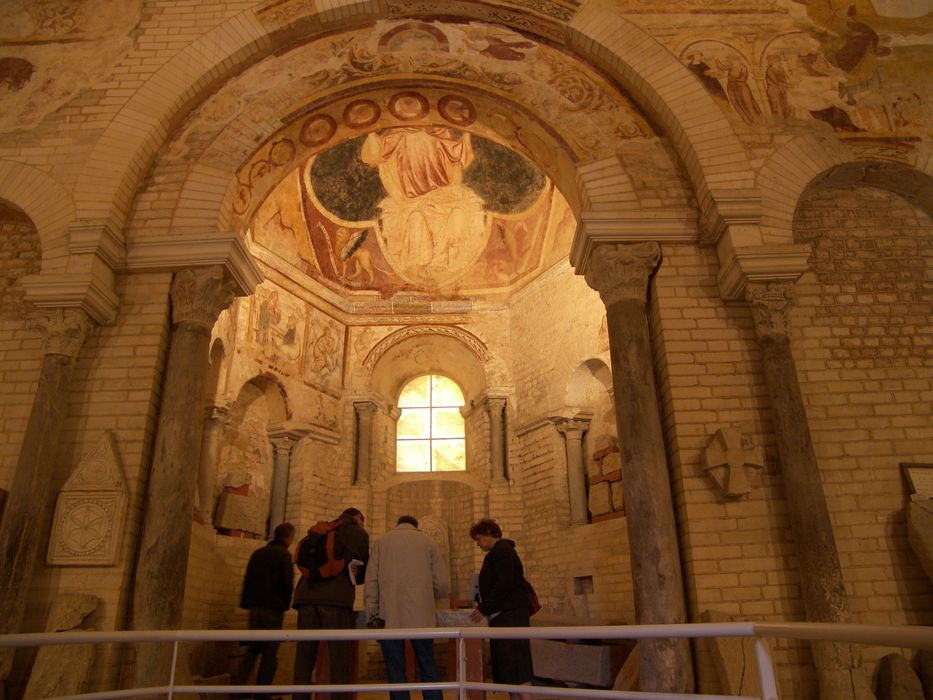 Baptistère Saint-Jean : Peinture monumentale, Christ en majesté