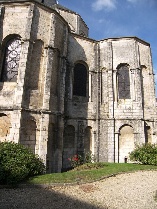 Eglise Sainte-Radegonde : Chevet, vue partielle