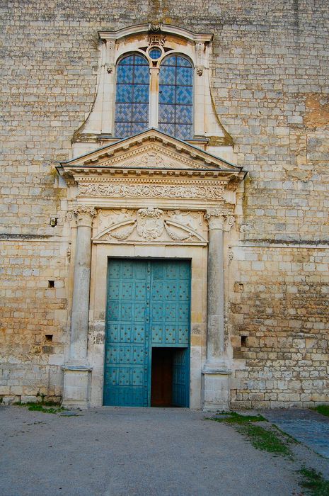 Eglise Saint-Jean de Montierneuf : Portail occidental, vue générale