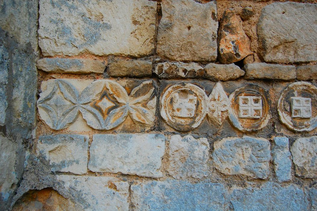 Eglise Saint-Jean de Montierneuf : Façade occidentale, détail