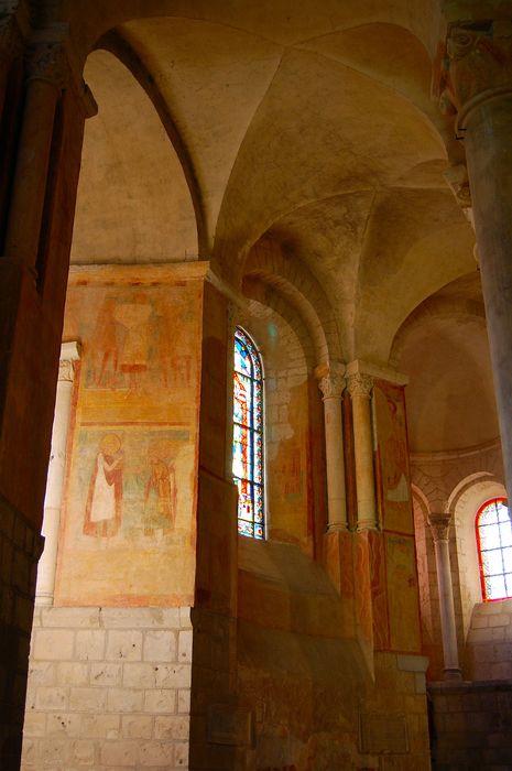 Eglise Saint-Hilaire : Peintures monumentales, vue partielle