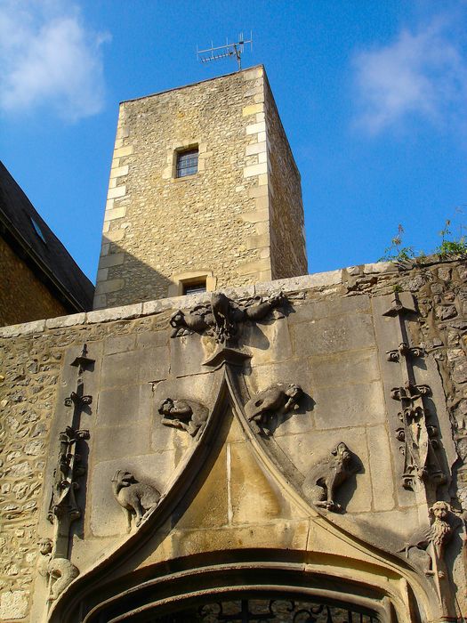 Logis dit de la Grande-Barre : Portail sur rue, vue partielle