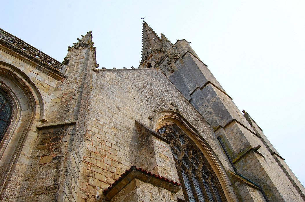 Eglise Notre-Dame : Façade occidentale, vue partielle