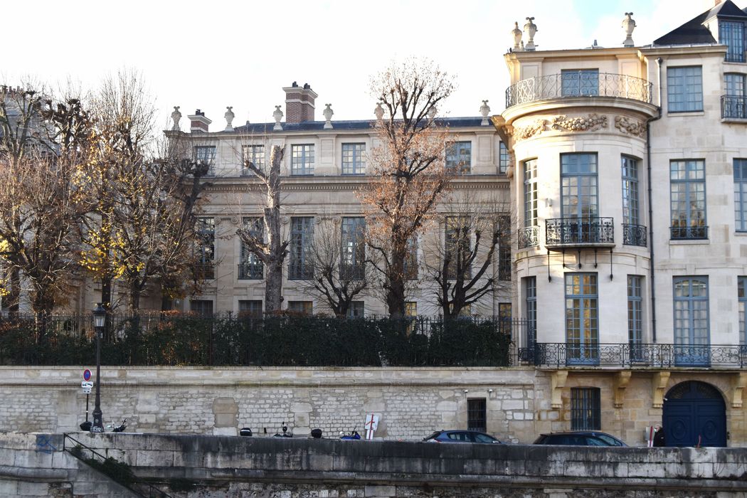 Hôtel Lambert : Ensemble est, vue générale