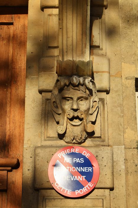 Hôtel Lefebure de la Malmaison : Portail d'accès sur rue, détail