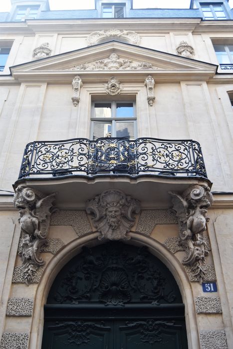 Hôtel de Chenizot : Façade sur rue du n°51, vue partielle