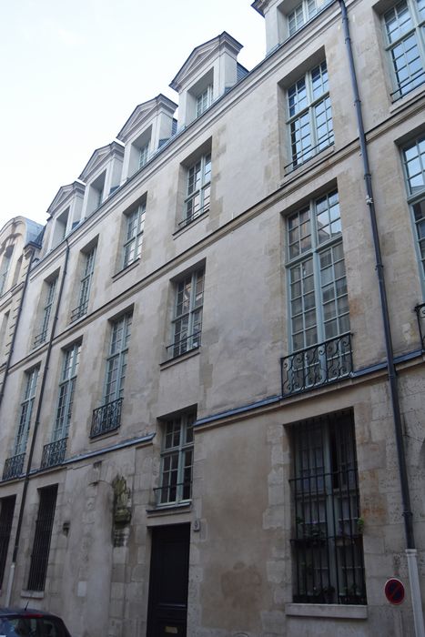 Hôtel (ancien) : Façade sur la rue Saint-Louis-en-l'Île, vue générale