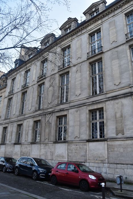 Hôtel Meiland (ancien) : Façade sur le quai d'Anjou, vue générale