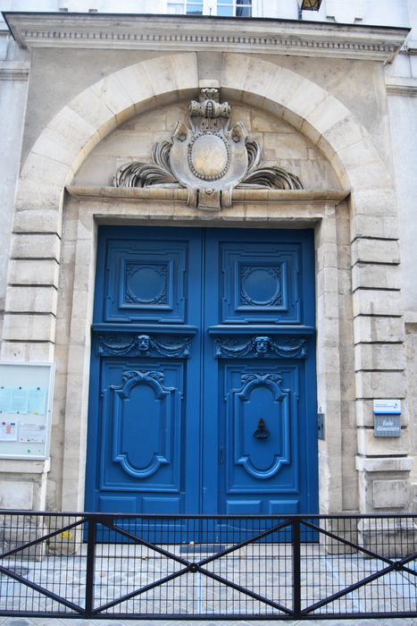 Hôtel Meiland (ancien) : Portail d'accès sur la rue Poulletier, vue générale