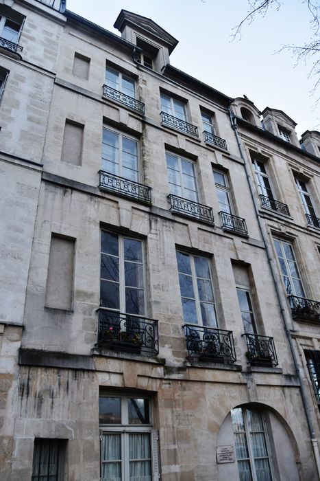 Ancien hôtel dit Hôtel Le Charron ou de Vitry : Façade du n°13, vue générale