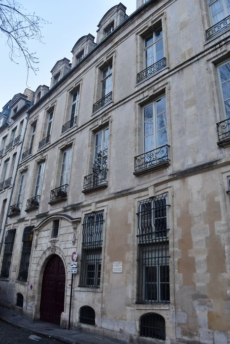 Ancien hôtel dit Hôtel Le Charron ou de Vitry : Façade du n°15, vue générale