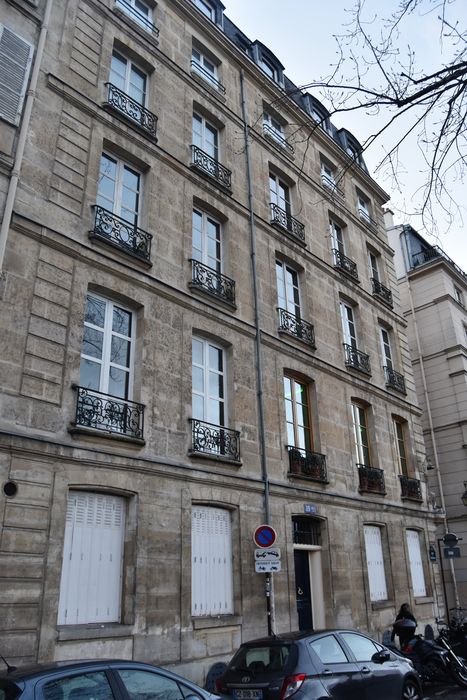 Immeuble : Façade sur le quai de Boubon, vue générale