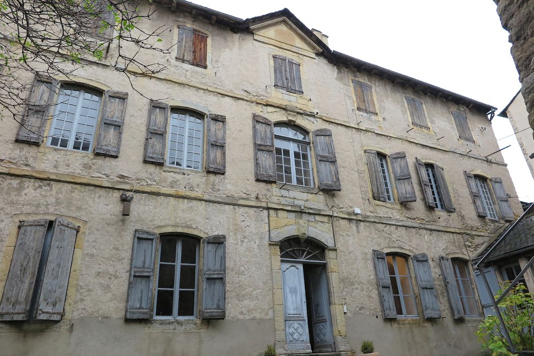 Immeuble (ancien hôtel Malgoire de Salles) : Façade sud-ouest, vue générale