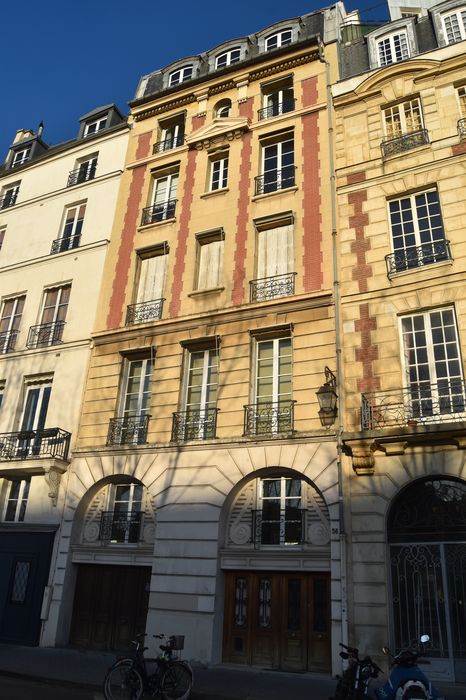 Immeuble : Façade sur le quai des Orfèvres, vue générale