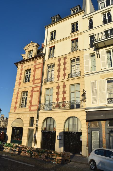 Immeuble : Façade sur le quai des Orfèvres, vue générale