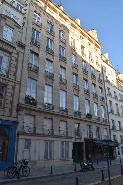 Immeuble : Façade sur rue, vue générale