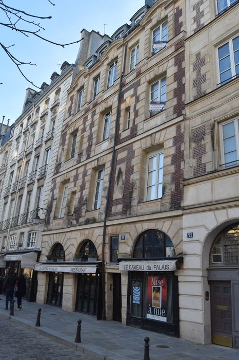 Immeuble : Façade sur rue, vue générale