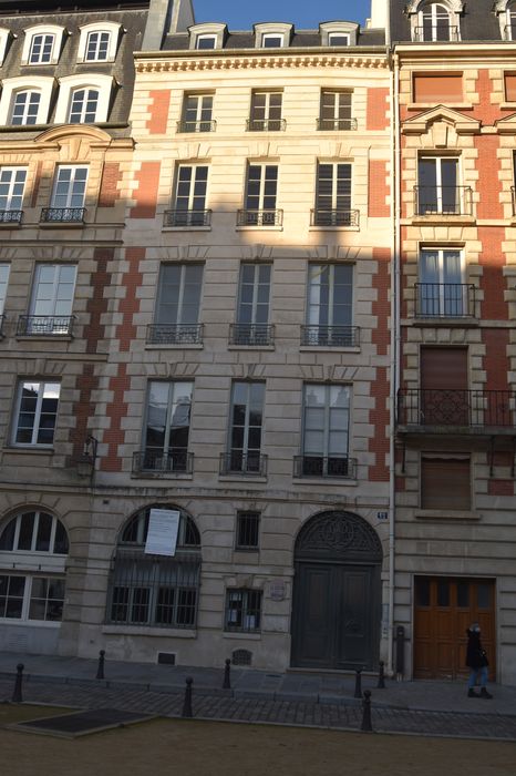 Immeuble : Façade sur rue, vue générale