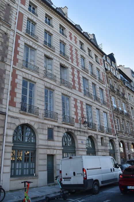 Immeuble : Façade sur le quai de l'Horloge, vue générale