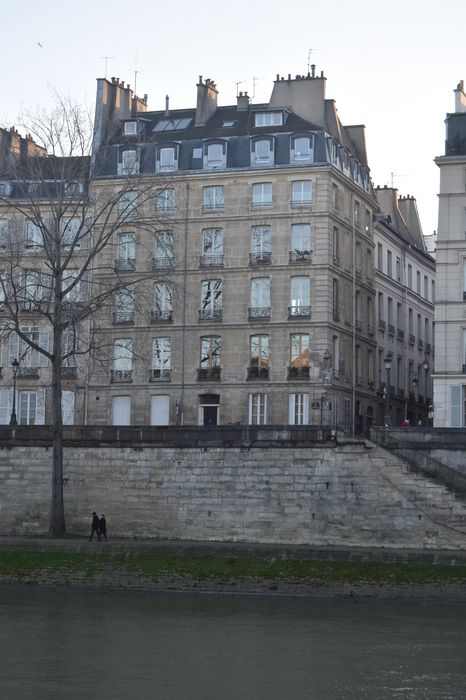 Ancien hôtel de Jassaud : Façade le quai de Bourbon, vue générale