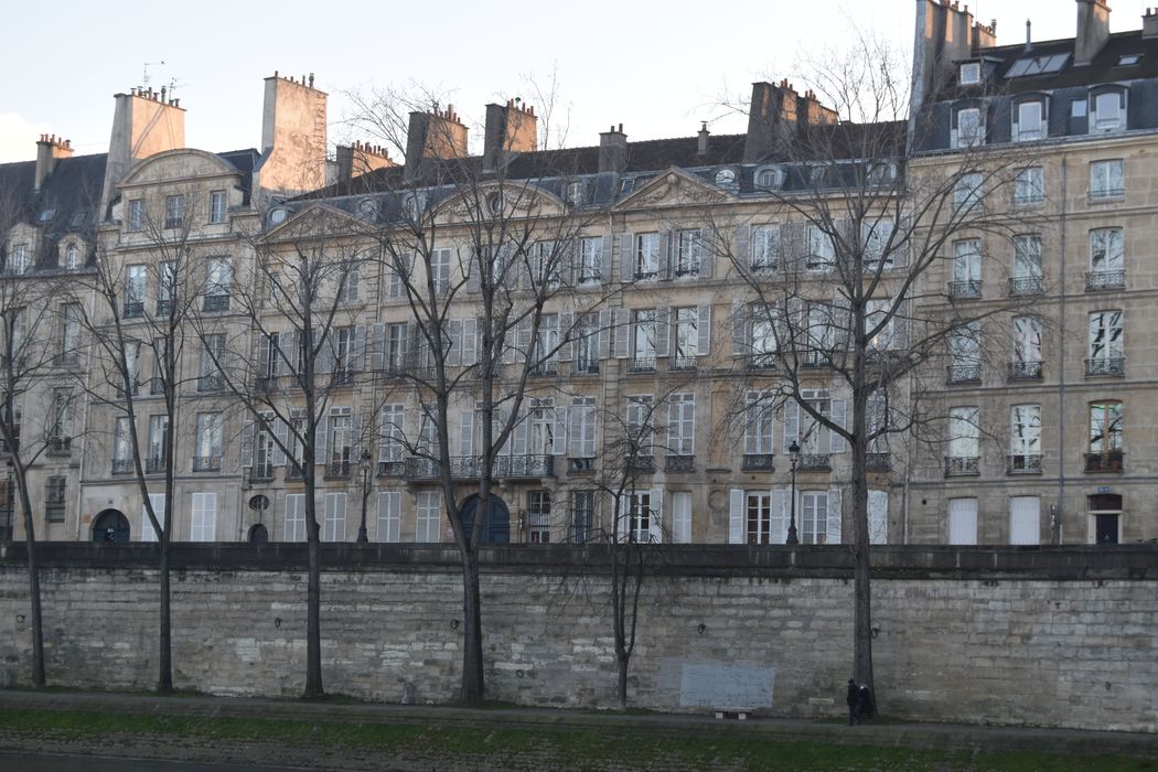 Ancien hôtel de Jassaud : Façade le quai de Bourbon, vue générale