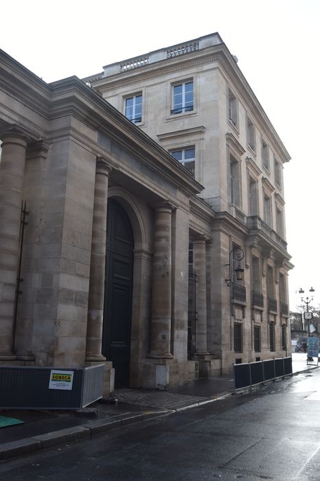 Ancien hôtel Saint-Florentin, puis hôtel de Talleyrand, actuellement consulat des Etats-Unis : Façade sur rue, vue partielle