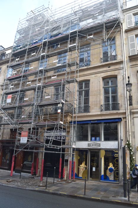 Immeuble : Façade sur rue, vue générale