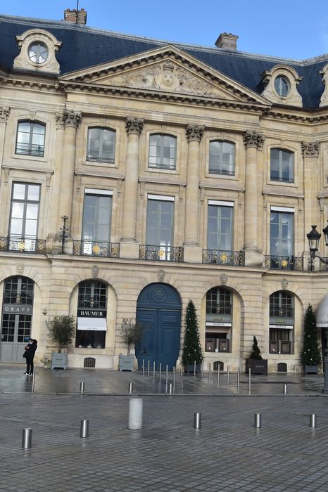 Anciens hôtels d'Evreux et de Fontpertuis, actuellement hôtel du Crédit Foncier de France