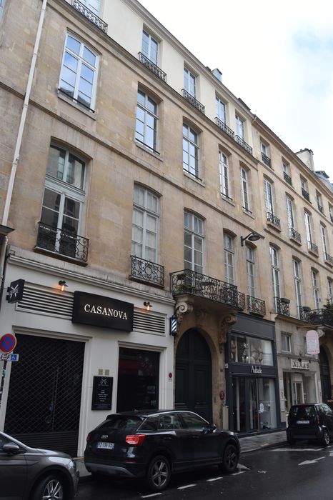 Immeubles : Façades sur rue, vue générale