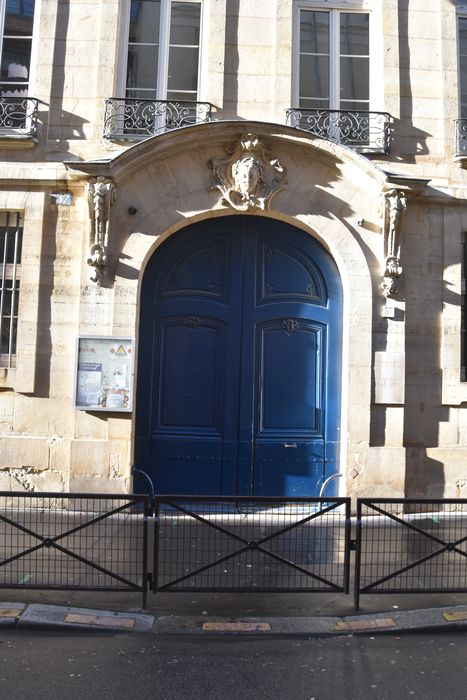 Ancien hôtel de Gargan : Portail d'accès sur rue, vue générale