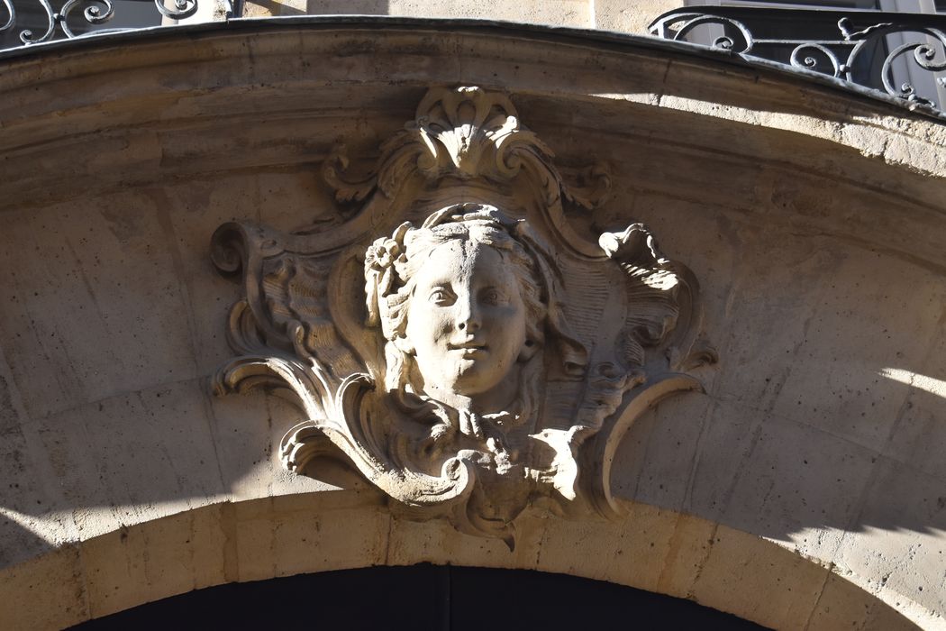 Ancien hôtel de Gargan : Portail d'accès sur rue, détail