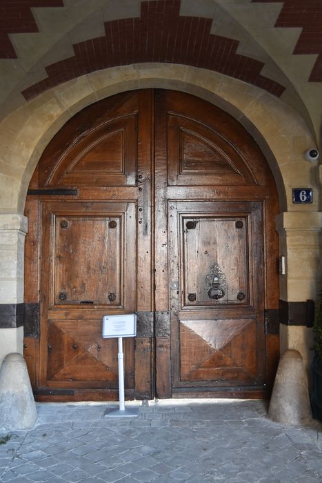 Hôtel Arnaud ou de Rohan-Guéménée (ancien) : Portail d'accès sur rue, vue générale