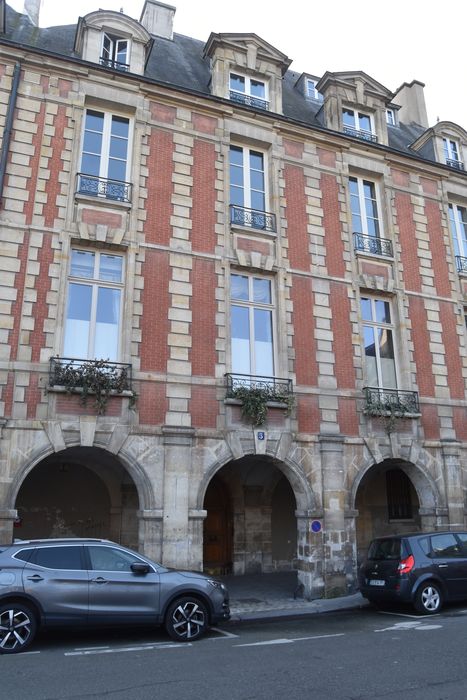 Ancien hôtel de Montmorin : Façade sur rue, vue générale