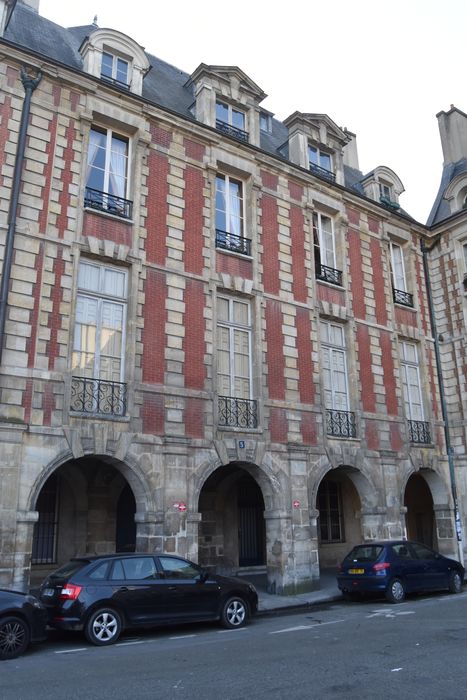 Hôtel de la Salle (ancien) ou hôtel Castelnau ou hôtel de Rotrou : Façade sur rue, vue générale