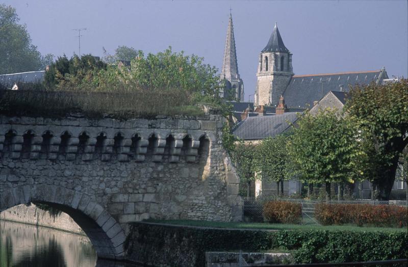 Clocher et toiture de la chapelle Saint-Jacques, partie de la porte d'eau