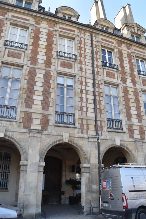 Immeuble dit aussi hôtel de Chabannes ou de Flers : Façade sur rue, vue partielle