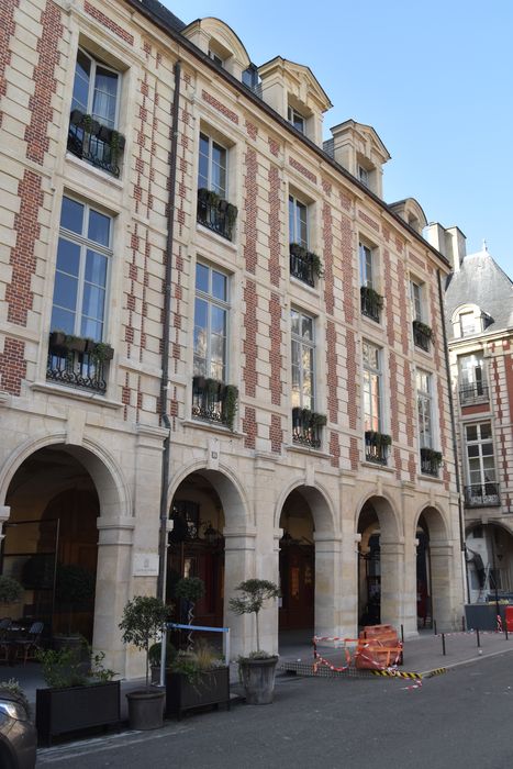 Ancien hôtel Marchand ou hôtel de Montbrun : Façade sur rue, vue générale